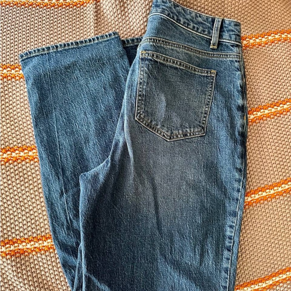 Talbots Women’s High wasted relaxed jeans (Size 8)